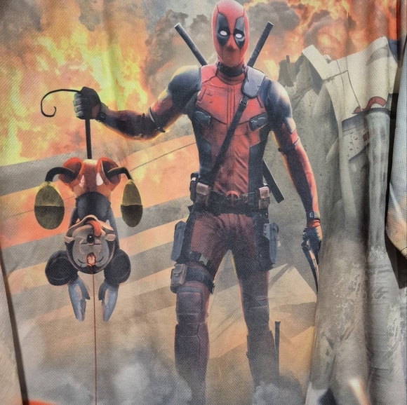 DEADPOOL Graphic T-Shirt with Superhero Design - Picture 2 of 2